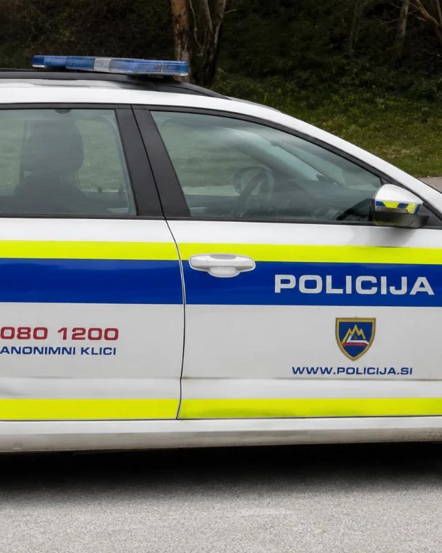 Pozor, vozniki: na teh slovenskih cestah nastajajo zastoji, ponekod tudi zapore
