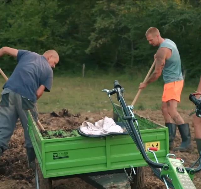 Na Kmetiji nič več ni sproščeno! Zaradi tega med tekmovalci raste panika